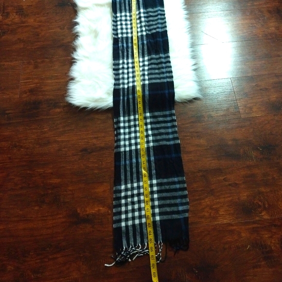 Cejon Scarf - Picture 5 of 6